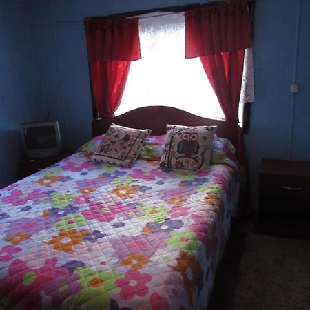 Hostal Y Cabanas Peumayen 푸에르토과달 외부 사진