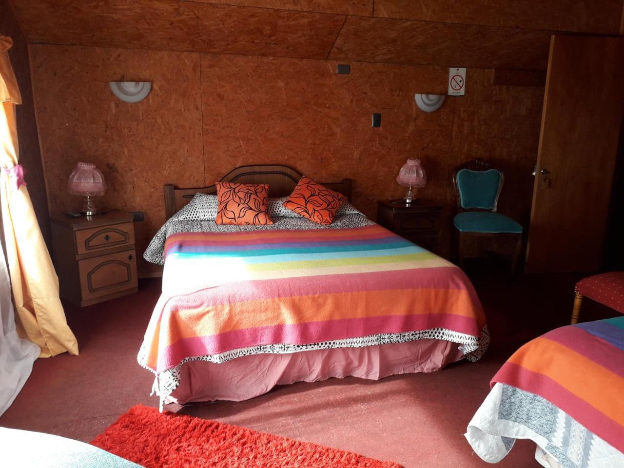 Hostal Y Cabanas Peumayen 푸에르토과달 외부 사진